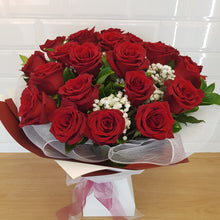 Load image into Gallery viewer, 24 Roses in bouquet - Gold Coast City Florist
