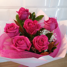 Load image into Gallery viewer, 6 rose bouquet - Gold Coast City Florist

