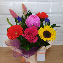 Load image into Gallery viewer, Bright and Vibrant seasonal Box Arrangement - Gold Coast City Florist
