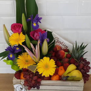 Premium Fresh flowers, seasonal Fruit and Chocolates - Gold Coast City Florist